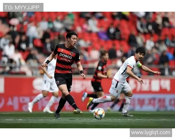 城南足球俱乐部迎战大邱队全力争胜展现球队实力与斗志